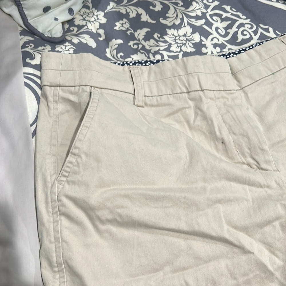 Women’s Shorts Brand :Cambridge Dry Goods - Picture 2 of 4